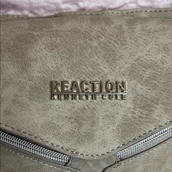 Reaction Kenneth Cole  Crossbody Bag - Picture 3 of 13